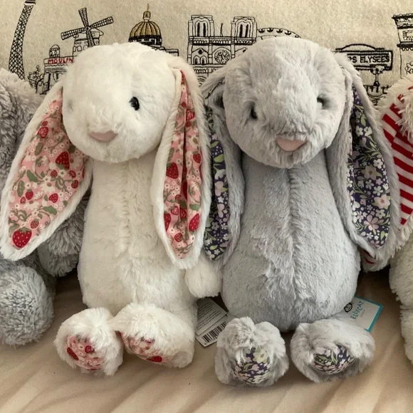 Jellycat Blossom Creme Bunny  “Berry” NWT Medium Plushie - Picture 8 of 11